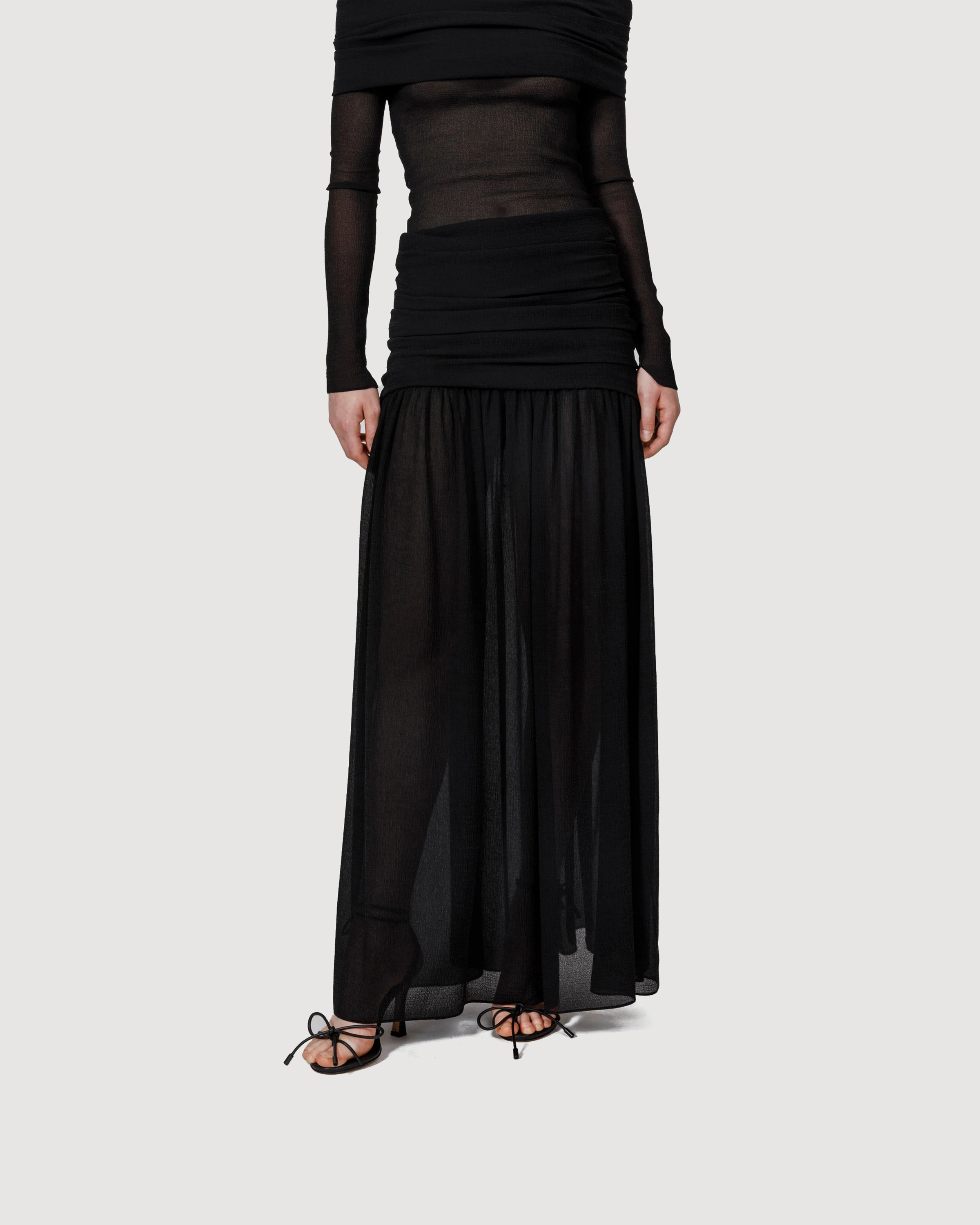 Maxi skirt with fluid silk construction